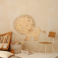 Cut It Now Houten Wanddecoratie Jungle Leeuw aan muur in kinderkamer sfeer rustige tinten
