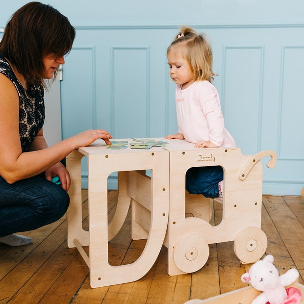 Family-scl Houten Learning Tower Natural als tafel en stoel voor kind en ouder samen spelen