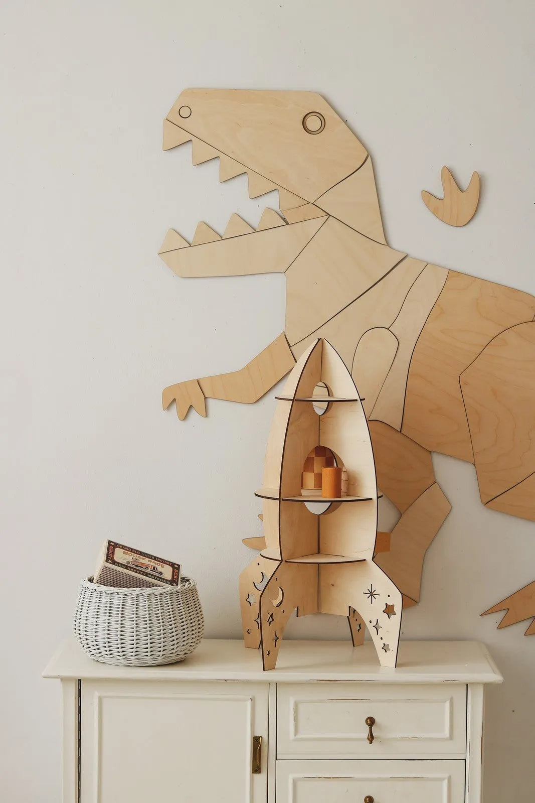 Cut It Now Houten Wanddecoratie Dinosaur T-Rex van hout in puzzelstijl aan muur