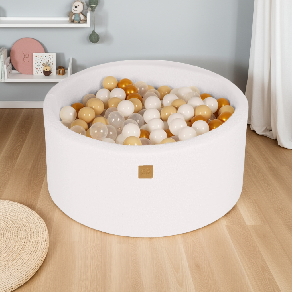 MeowBaby Ballenbak Boucle Wit gevuld met goud, beige, wit en transparante ballen