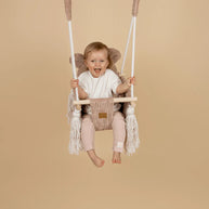 Baby geniet op MeowBaby Indoor Baby Schommel Beer - Roze met zachte corduroy zitting