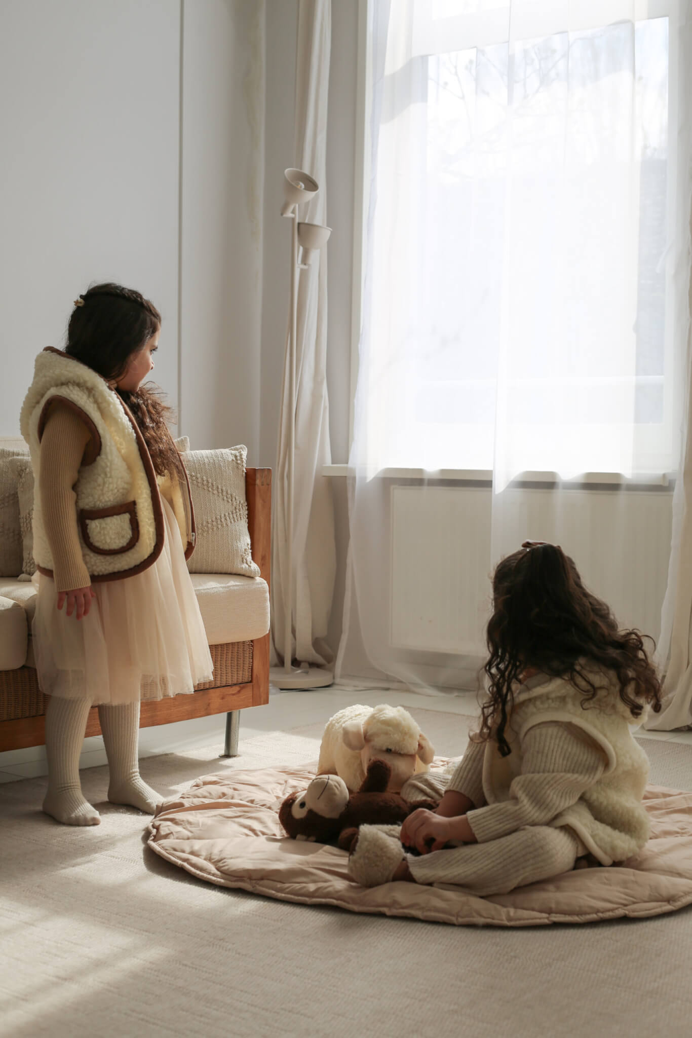 Merino wollen bodywarmer met capuchon kind - Beige met bruine rand