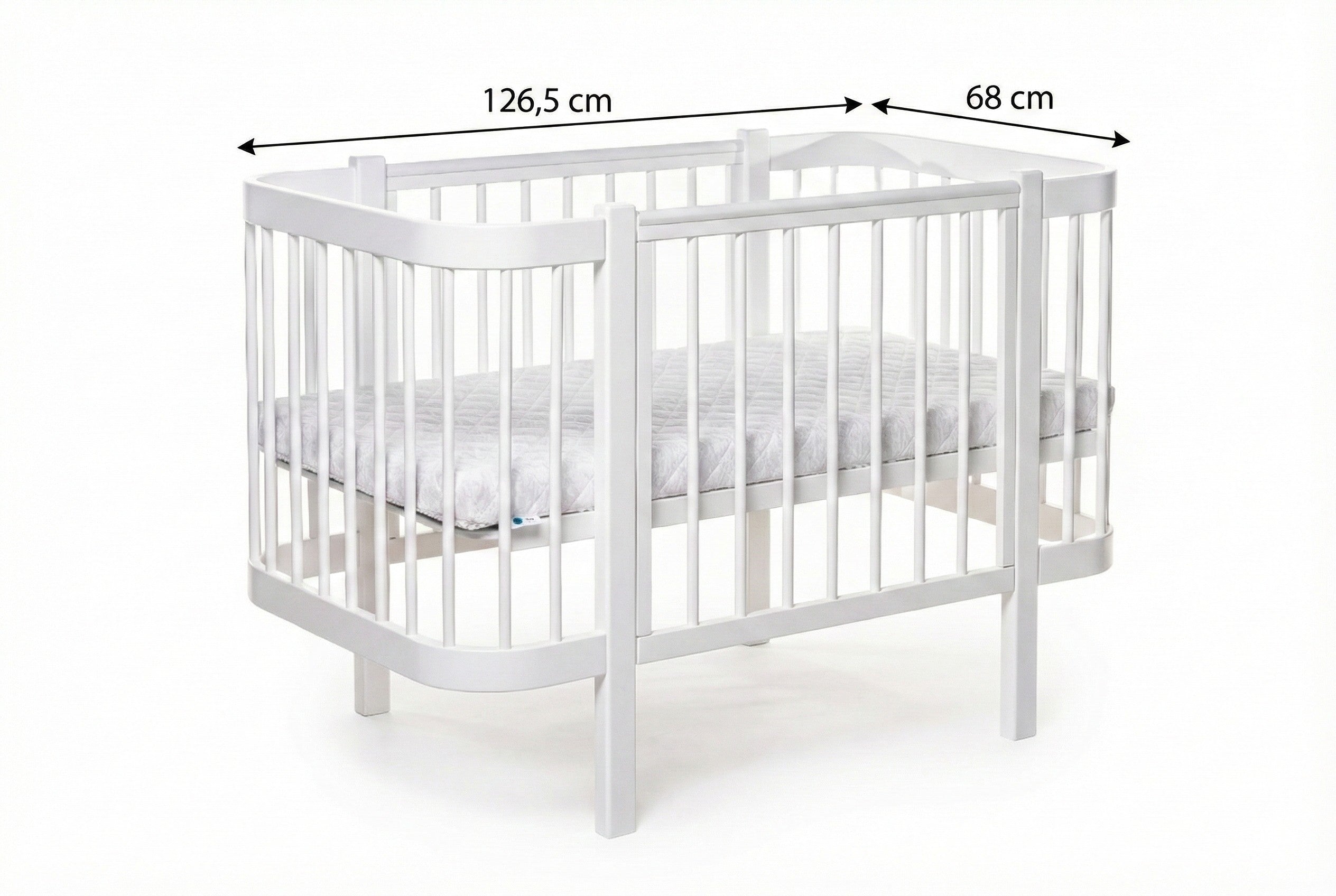 Maatschets van het witte ELIN babybed: 126,5 cm lang en 68 cm breed