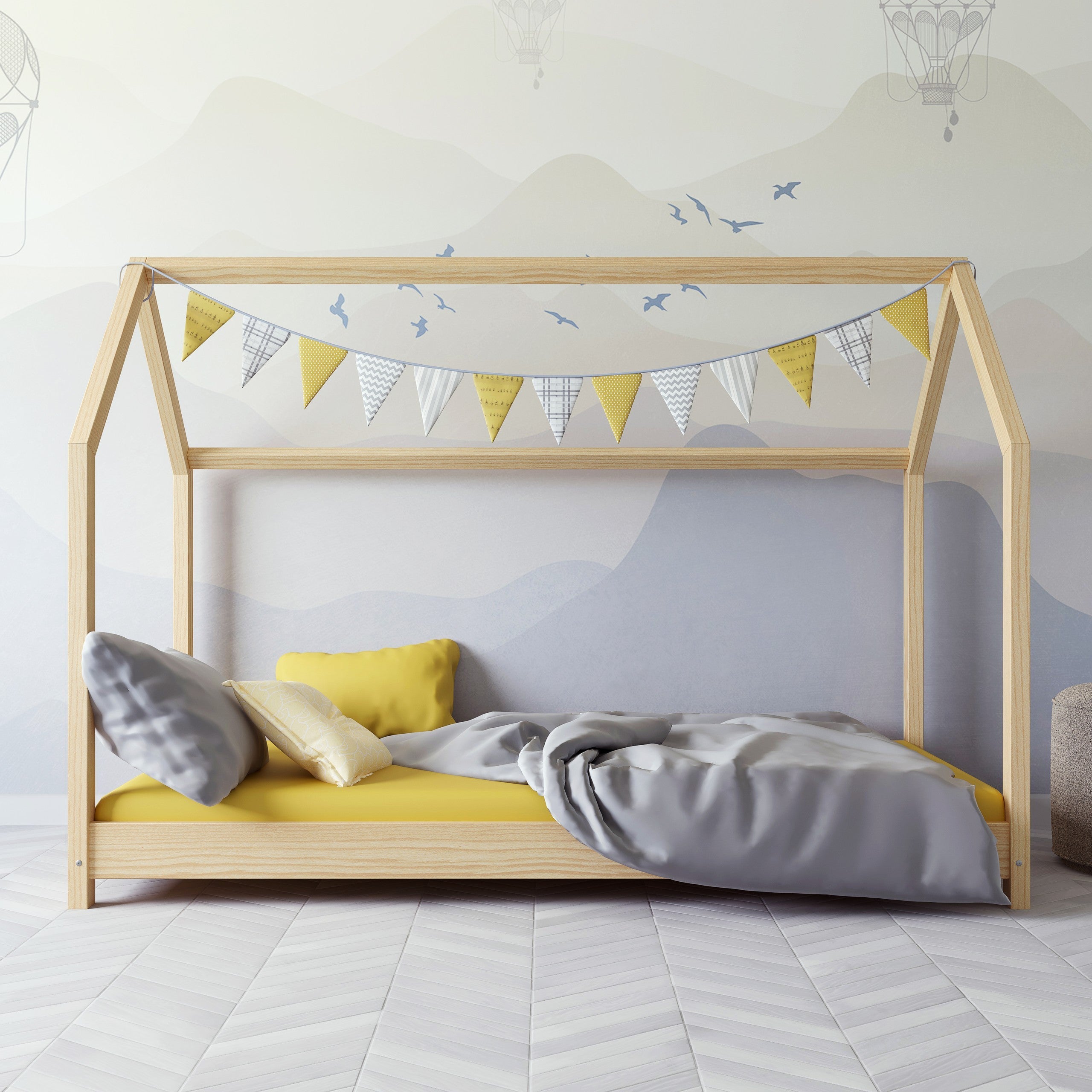 Kocot Kids Junior Bed Huisje Bella natural grenenhout kinderbed met vlaggenlijn