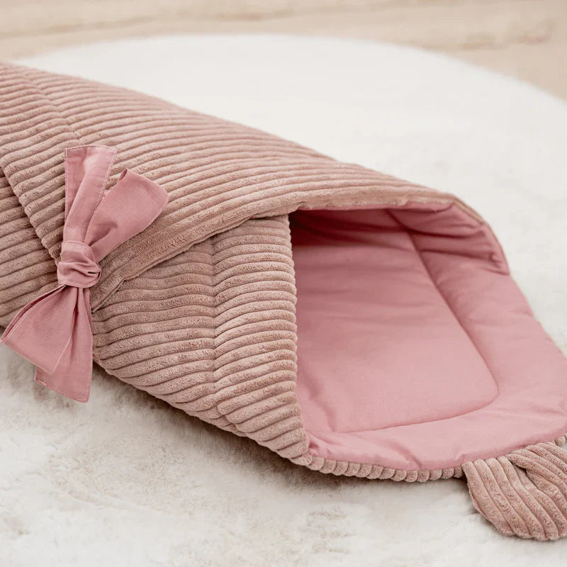 MeowBaby Wikkeldeken Rib Powder Pink van zacht Oeko-Tex katoen met verstelbare striksluiting