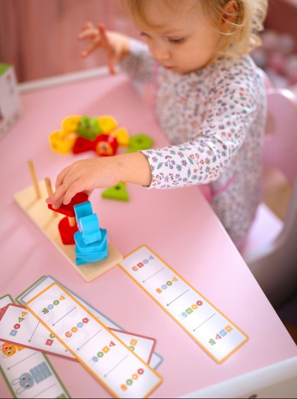 Montessori Puzzle Pyramid With Animals