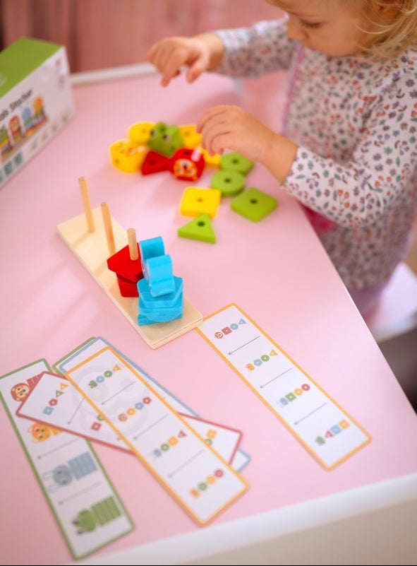 Montessori Puzzle Pyramid With Animals