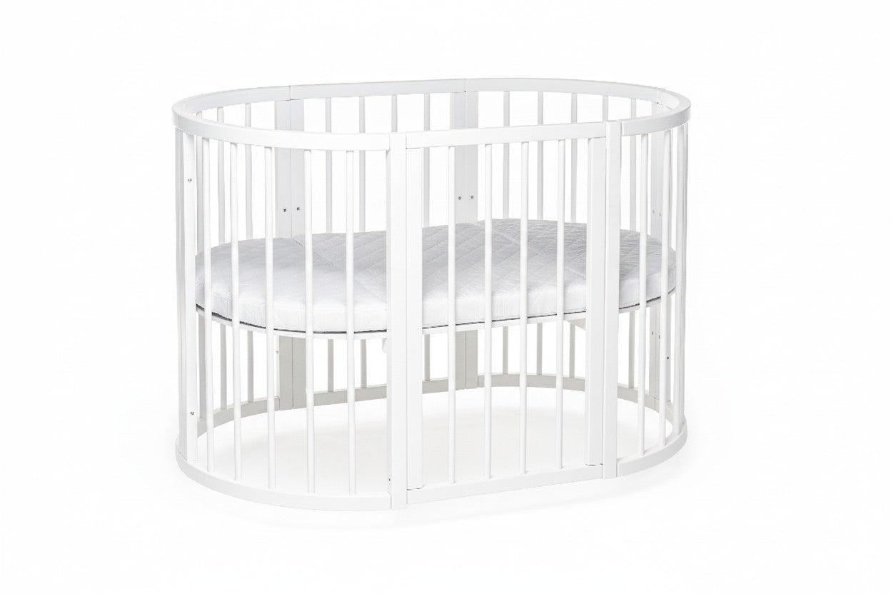 Wit ovaal babybed OLIN met matras, vooraanzicht