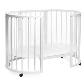 Wit ovaal babybed OLIN op wieltjes voor eenvoudig verplaatsen